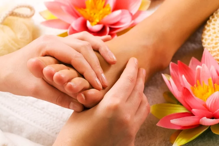 benefits-of-getting-a-foot-rub