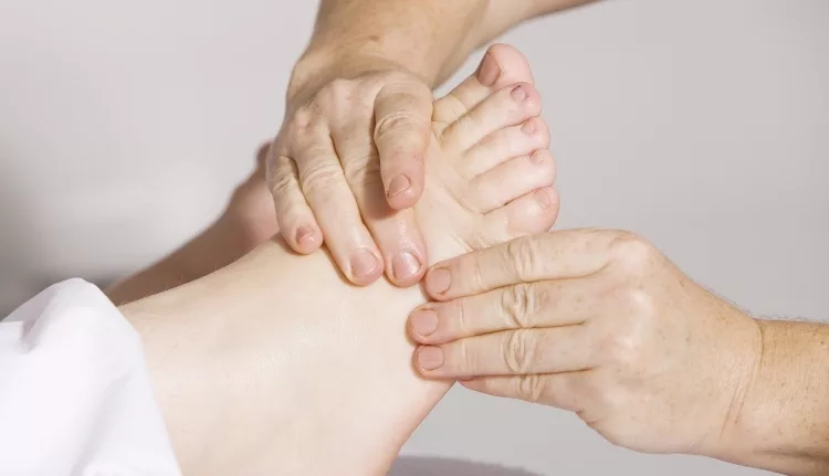 Symptoms of Arch Foot Pain